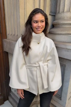 Gina Tricot Y belted cape Hvit Outlet