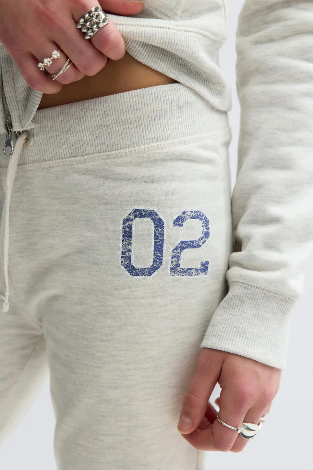 Gina Tricot Y low flare sweatpants Grå Online